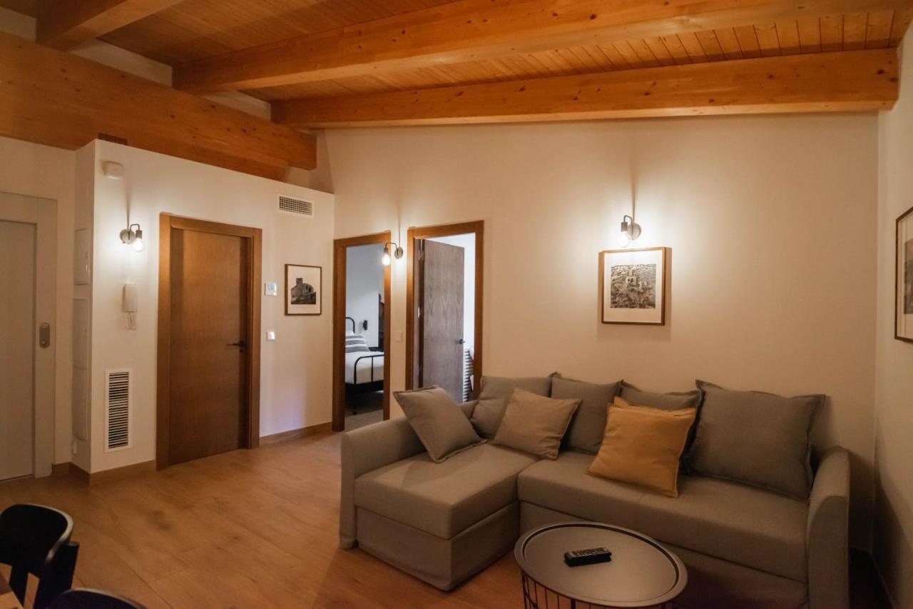 Cal Negret Rural Apartments Alos de Balaguer ภายนอก รูปภาพ